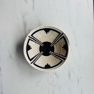 Handwoven Rwandan Sweetgrass Basket 8” Black &Natural Geometric Boho Wall Decor
